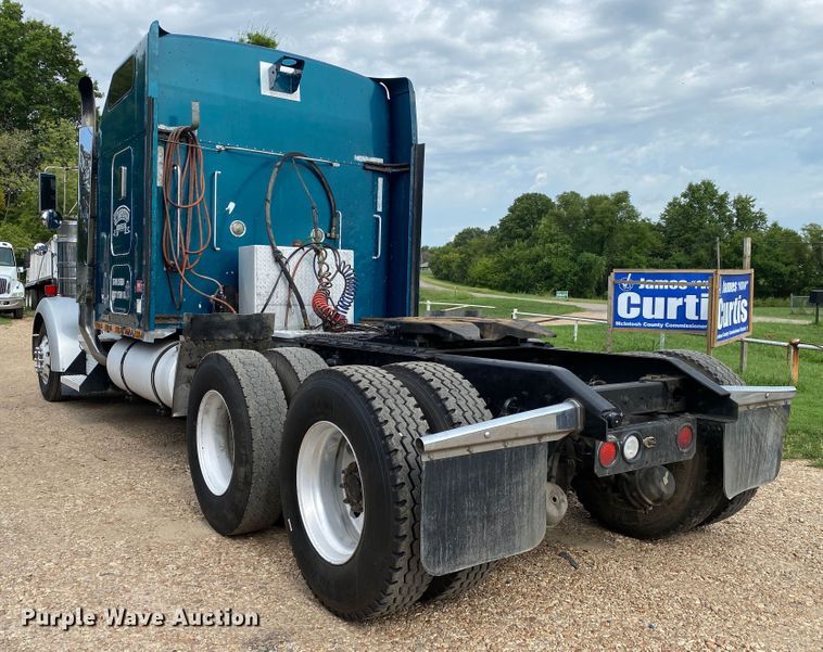 image for item DK6442 2001 Kenworth W900  semi truck