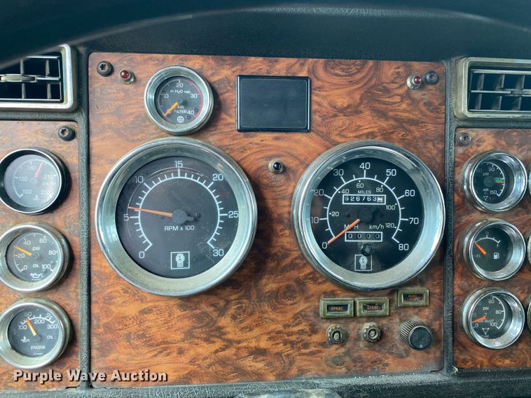 image for item DK6442 2001 Kenworth W900  semi truck