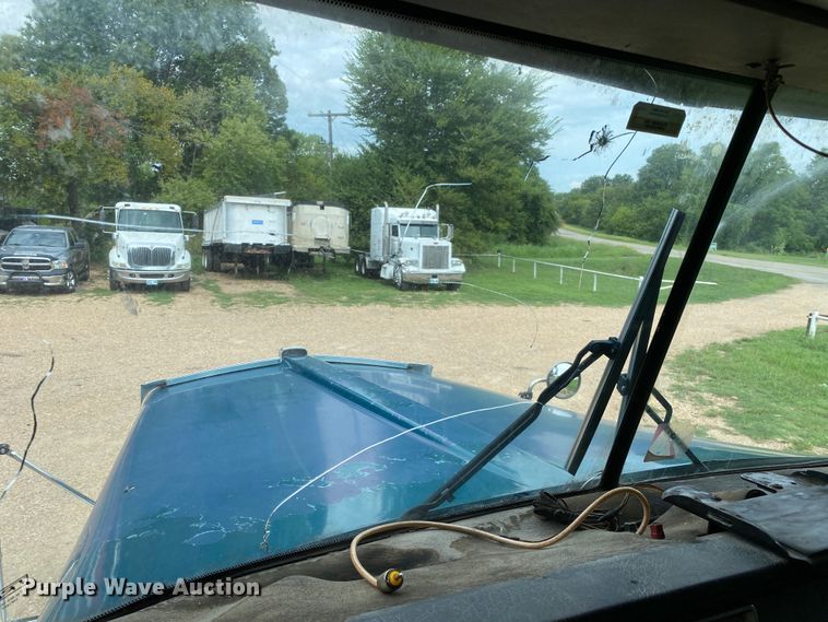 image for item DK6442 2001 Kenworth W900  semi truck