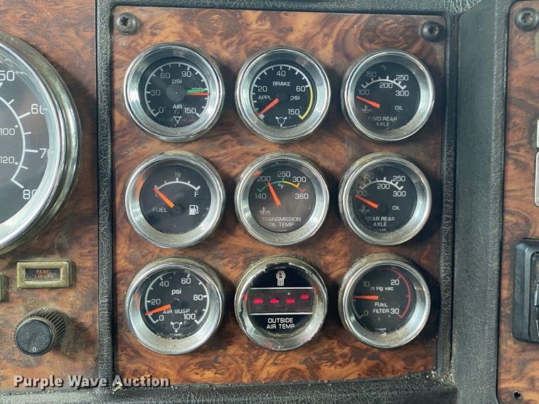 image for item DK6442 2001 Kenworth W900  semi truck