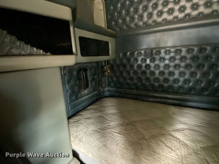 image for item DK6442 2001 Kenworth W900  semi truck