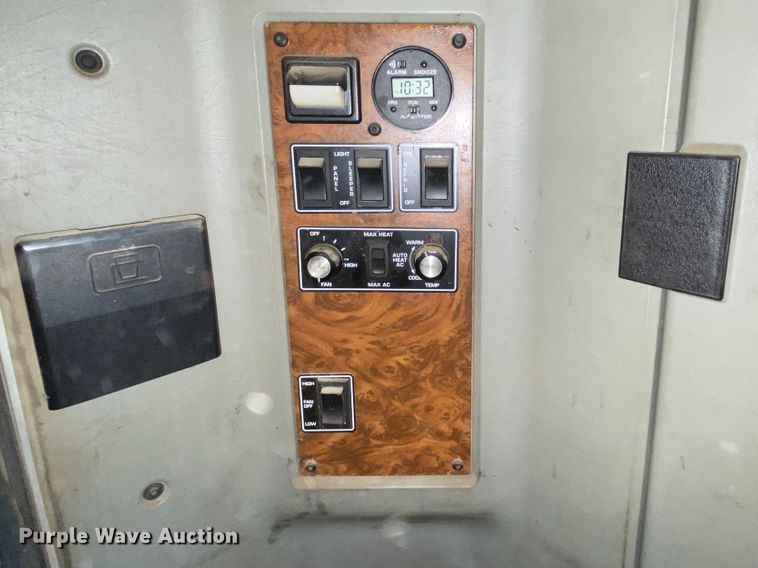 image for item DK6442 2001 Kenworth W900  semi truck