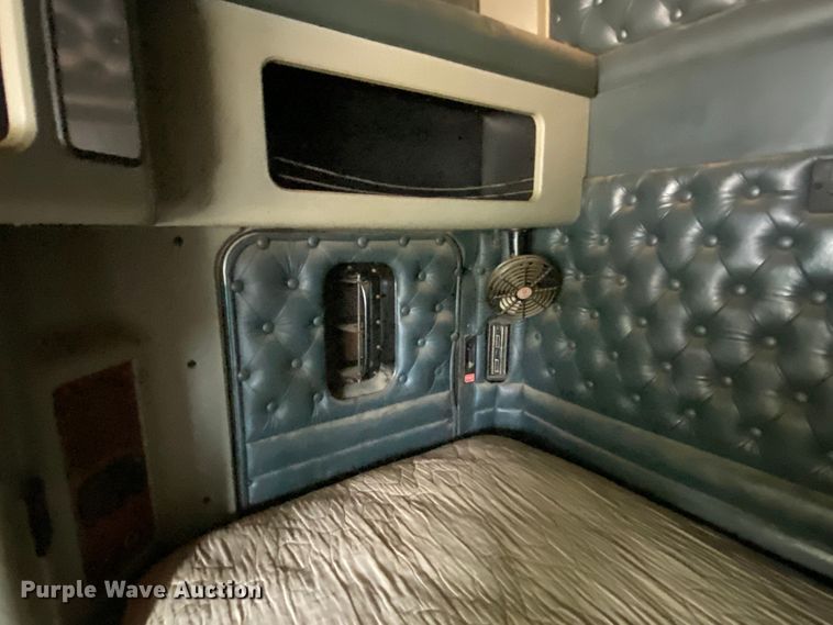 image for item DK6442 2001 Kenworth W900  semi truck