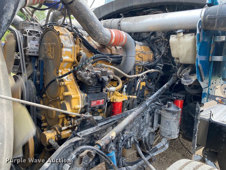 image for item DK6442 2001 Kenworth W900  semi truck