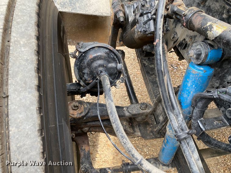 image for item DK6442 2001 Kenworth W900  semi truck