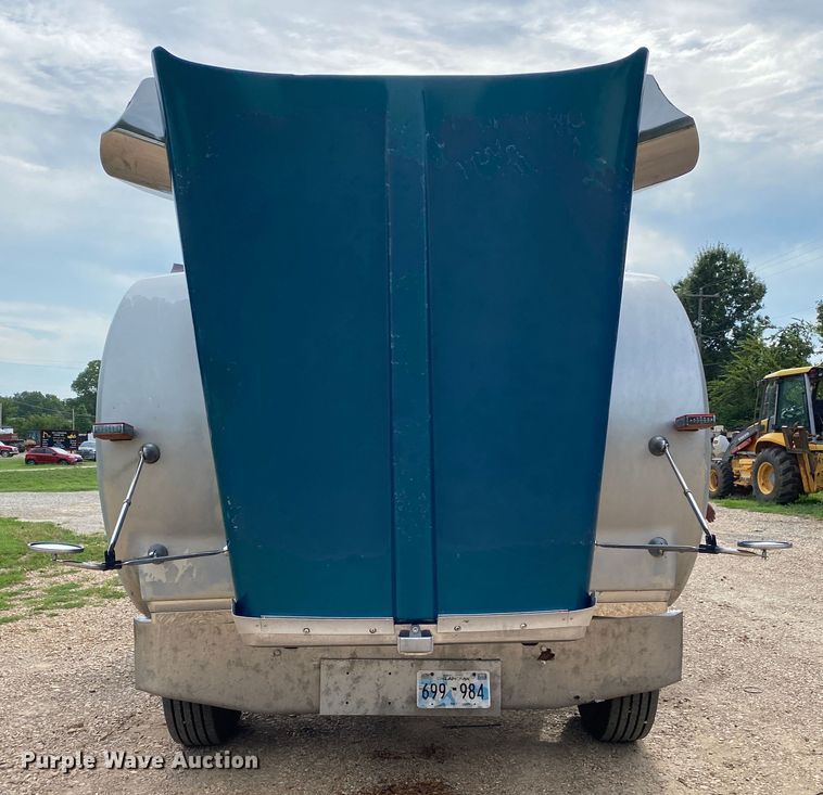 image for item DK6442 2001 Kenworth W900  semi truck