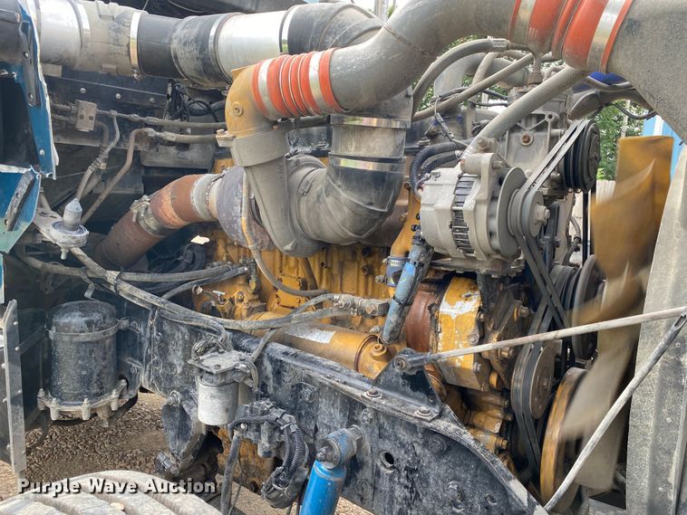 image for item DK6442 2001 Kenworth W900  semi truck