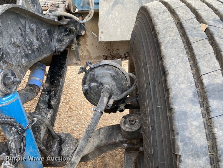 image for item DK6442 2001 Kenworth W900  semi truck