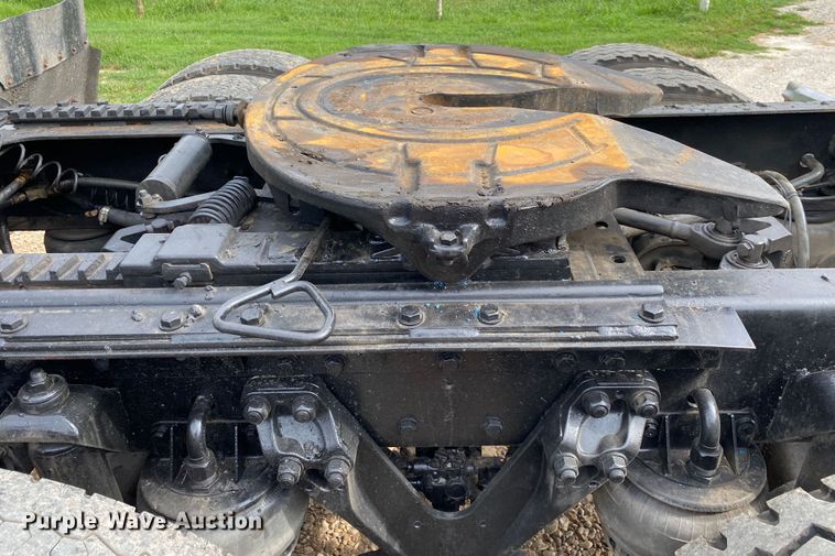 image for item DK6442 2001 Kenworth W900  semi truck