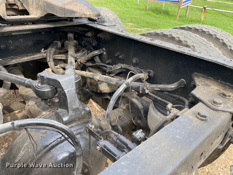 image for item DK6442 2001 Kenworth W900  semi truck