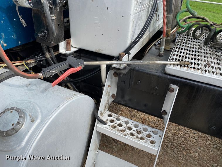 image for item DK6442 2001 Kenworth W900  semi truck