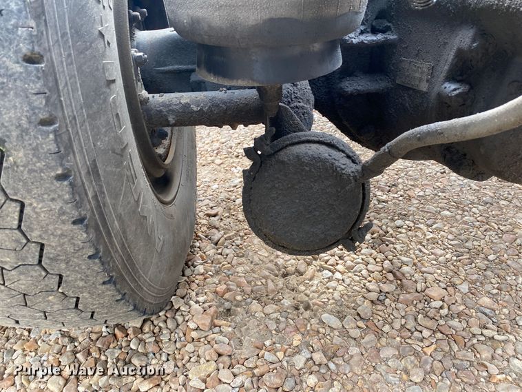 image for item DK6442 2001 Kenworth W900  semi truck