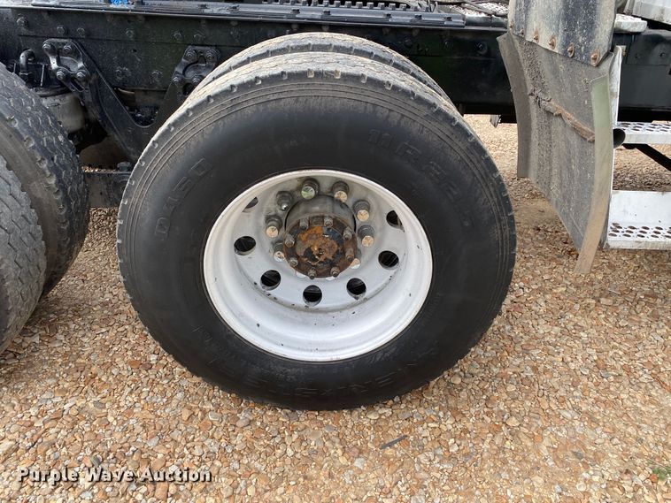 image for item DK6442 2001 Kenworth W900  semi truck