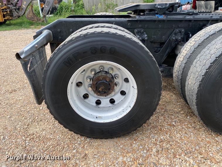 image for item DK6442 2001 Kenworth W900  semi truck