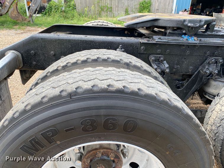 image for item DK6442 2001 Kenworth W900  semi truck