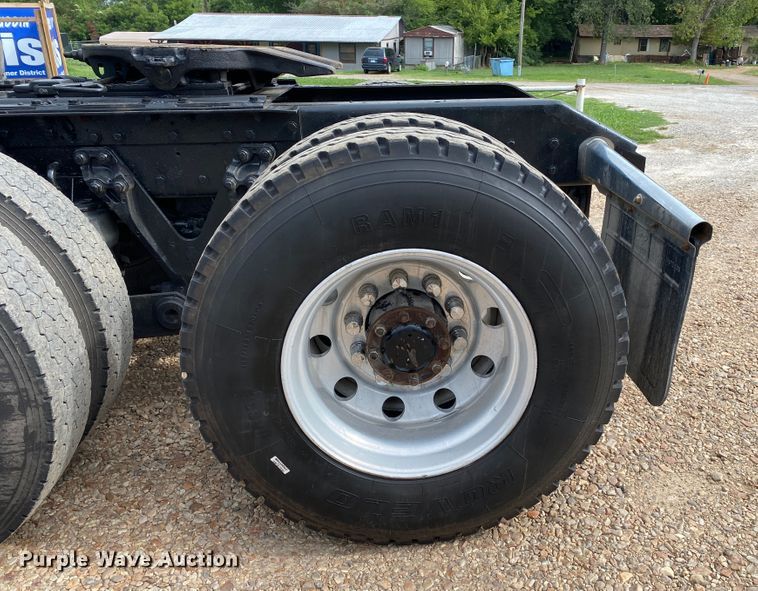 image for item DK6442 2001 Kenworth W900  semi truck