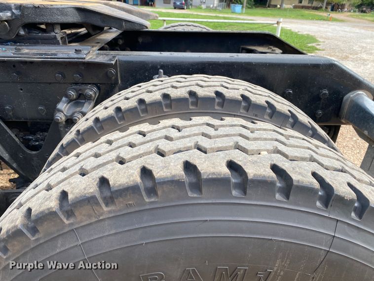 image for item DK6442 2001 Kenworth W900  semi truck