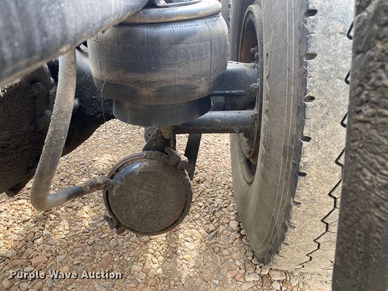 image for item DK6442 2001 Kenworth W900  semi truck