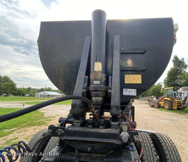 image for item DK6443 2009 Construction Trailer Specialist HRD-26 QF  end dump trailer