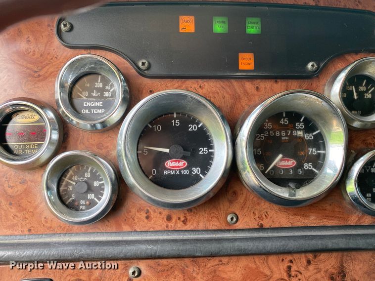 image for item DK6445 2006 Peterbilt 379  semi truck