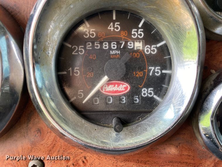 image for item DK6445 2006 Peterbilt 379  semi truck