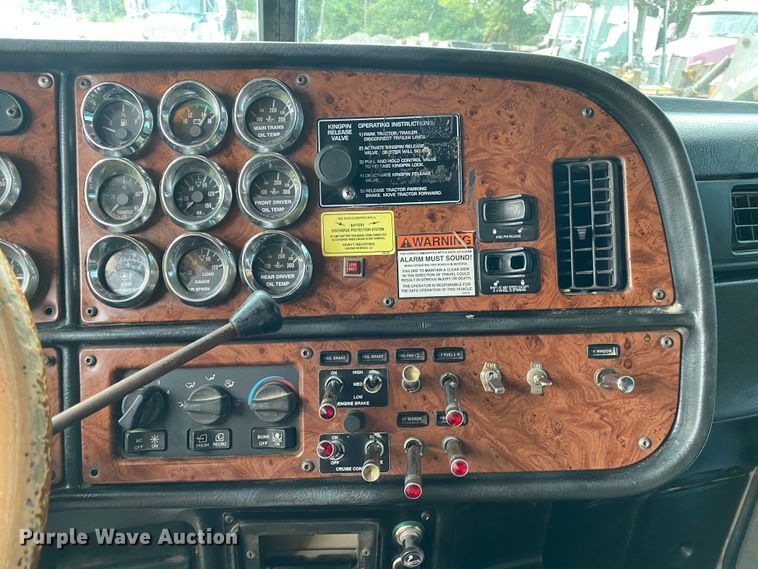 image for item DK6445 2006 Peterbilt 379  semi truck