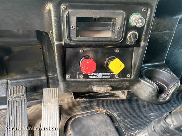 image for item DK6445 2006 Peterbilt 379  semi truck