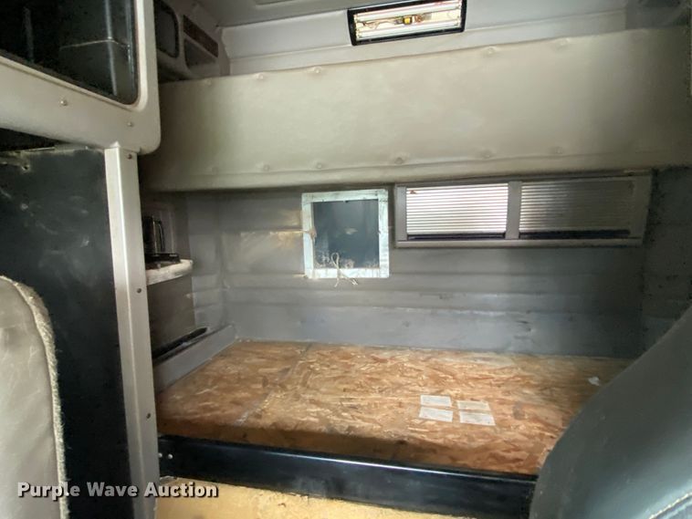 image for item DK6445 2006 Peterbilt 379  semi truck