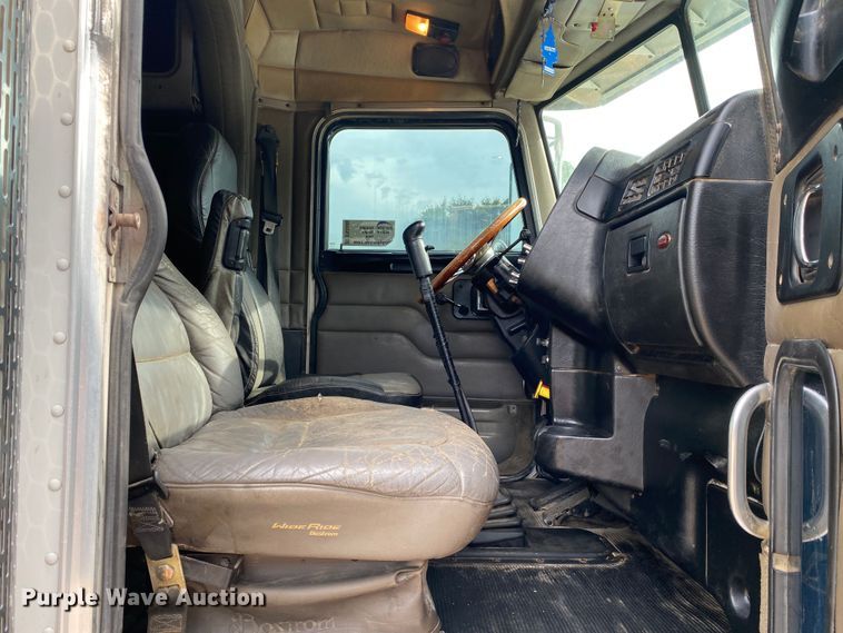 image for item DK6445 2006 Peterbilt 379  semi truck