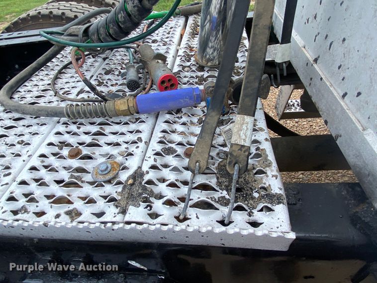 image for item DK6445 2006 Peterbilt 379  semi truck