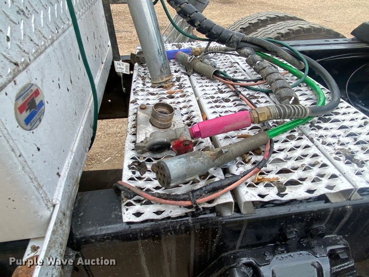 image for item DK6445 2006 Peterbilt 379  semi truck