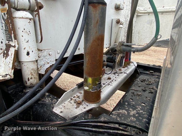 image for item DK6445 2006 Peterbilt 379  semi truck