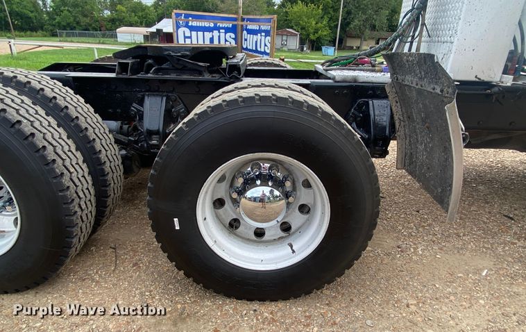 image for item DK6445 2006 Peterbilt 379  semi truck