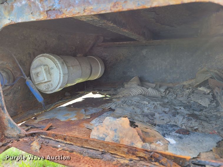 image for item DM7982 2008 Landoll Hauloll 825B  lowboy equipment trailer