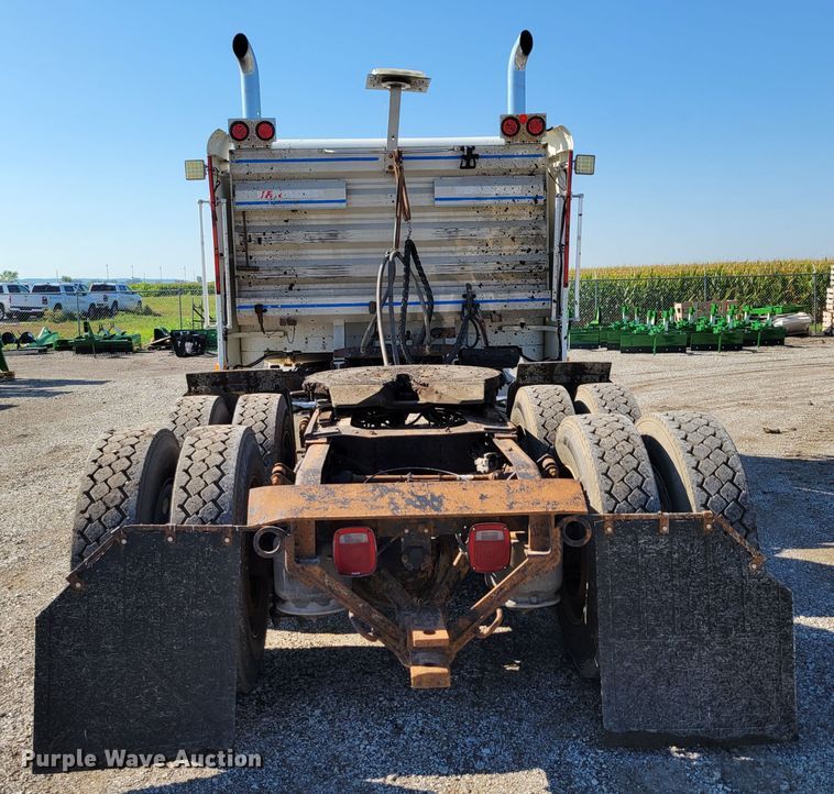 image for item DM7983 1997 Freightliner FLC120  semi truck