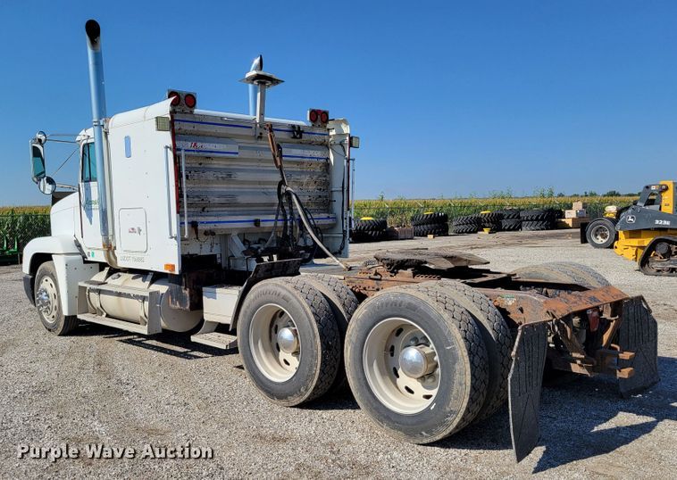 image for item DM7983 1997 Freightliner FLC120  semi truck