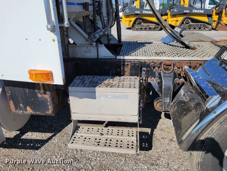 image for item DM7983 1997 Freightliner FLC120  semi truck