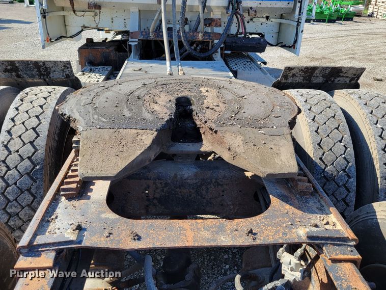 image for item DM7983 1997 Freightliner FLC120  semi truck