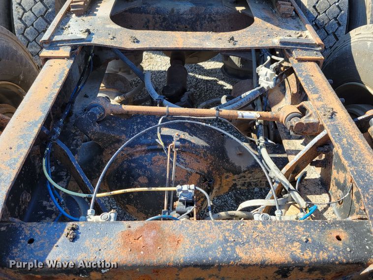 image for item DM7983 1997 Freightliner FLC120  semi truck