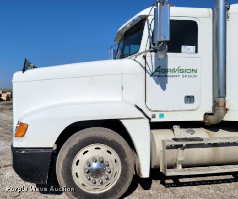 image for item DM7983 1997 Freightliner FLC120  semi truck