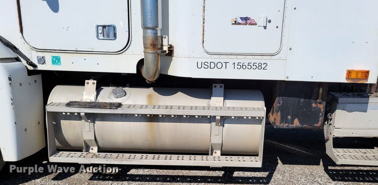 image for item DM7983 1997 Freightliner FLC120  semi truck