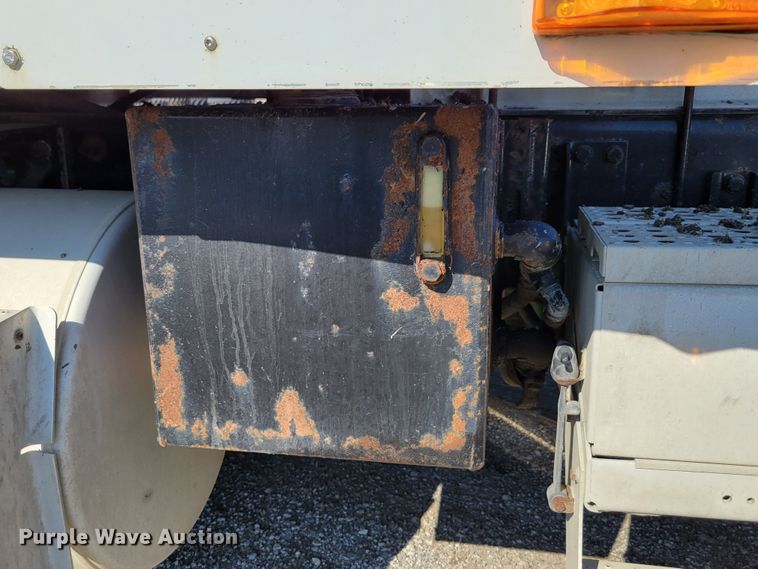 image for item DM7983 1997 Freightliner FLC120  semi truck