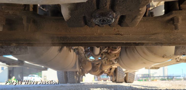 image for item DM7983 1997 Freightliner FLC120  semi truck