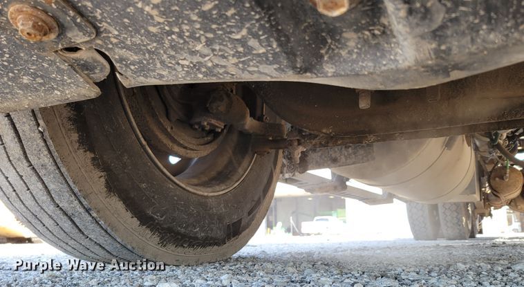 image for item DM7983 1997 Freightliner FLC120  semi truck