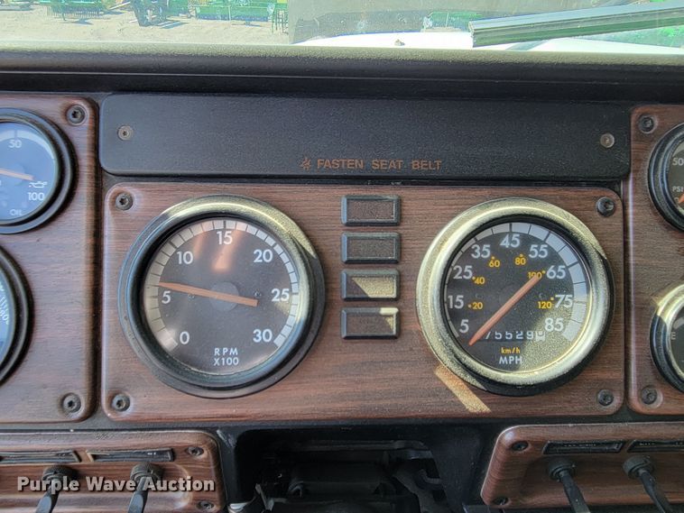 image for item DM7983 1997 Freightliner FLC120  semi truck