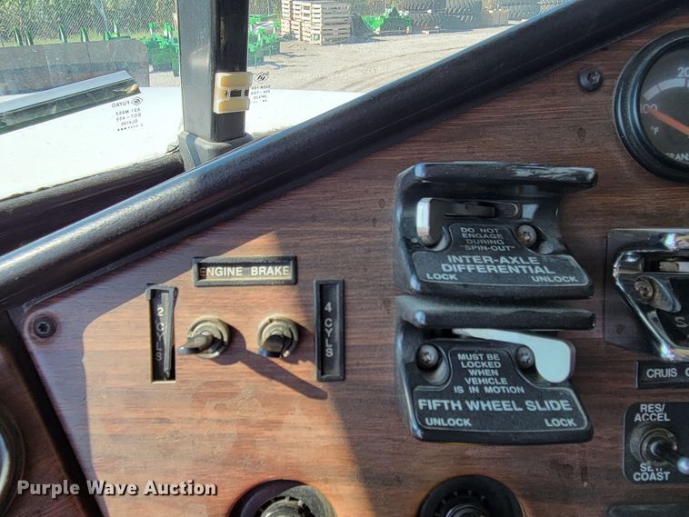 image for item DM7983 1997 Freightliner FLC120  semi truck