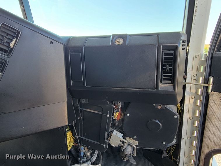 image for item DM7983 1997 Freightliner FLC120  semi truck