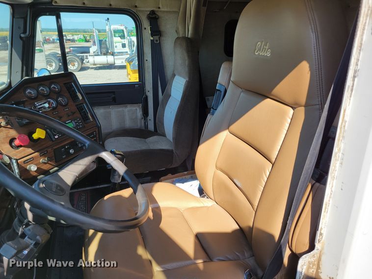 image for item DM7983 1997 Freightliner FLC120  semi truck