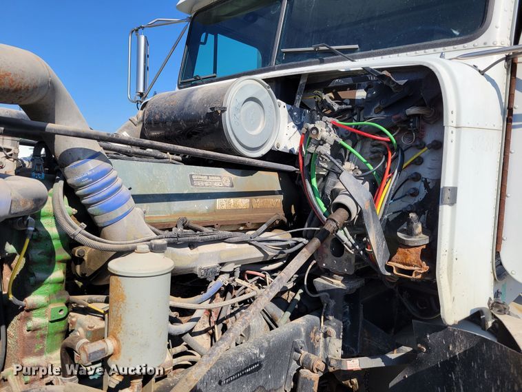 image for item DM7983 1997 Freightliner FLC120  semi truck