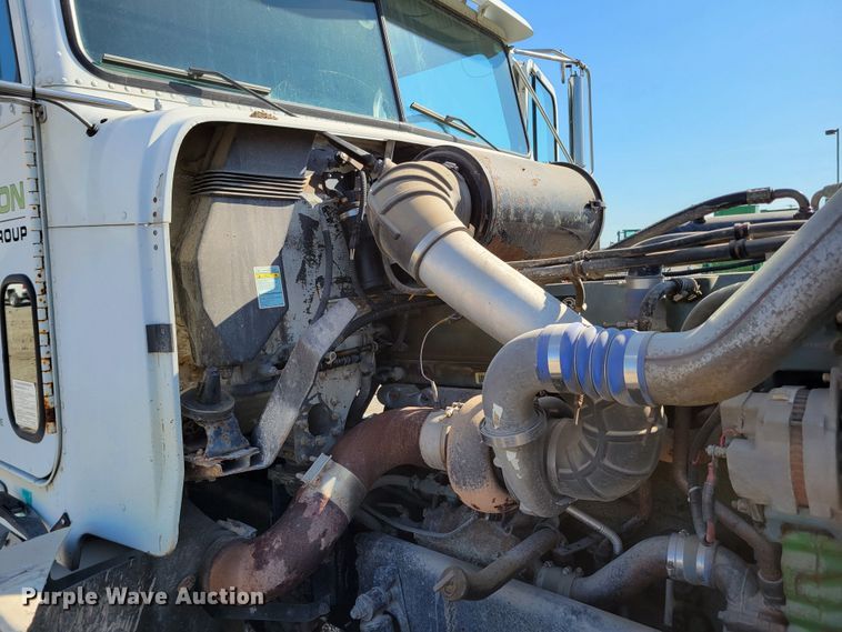 image for item DM7983 1997 Freightliner FLC120  semi truck